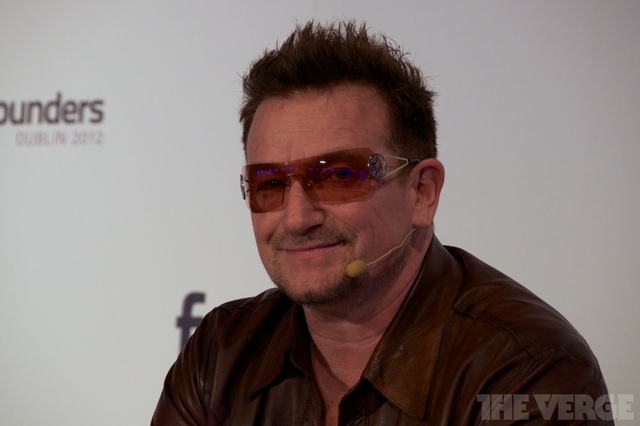 Bono au Dublin Summit Founders 2012 (maj)