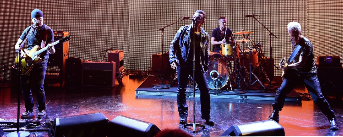 U2 red&eacute;couvre l&#39;&eacute;lectricit&eacute; chez Graham Norton