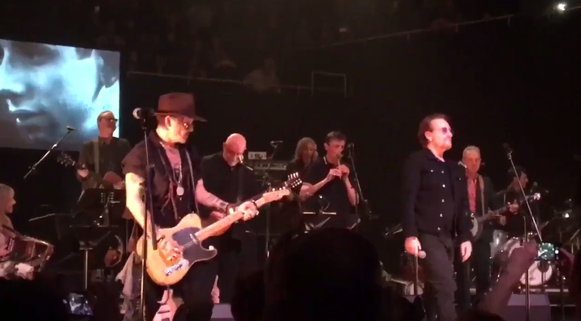 Bono, Johnny Depp, Nick Cave and co en concert à Dublin
